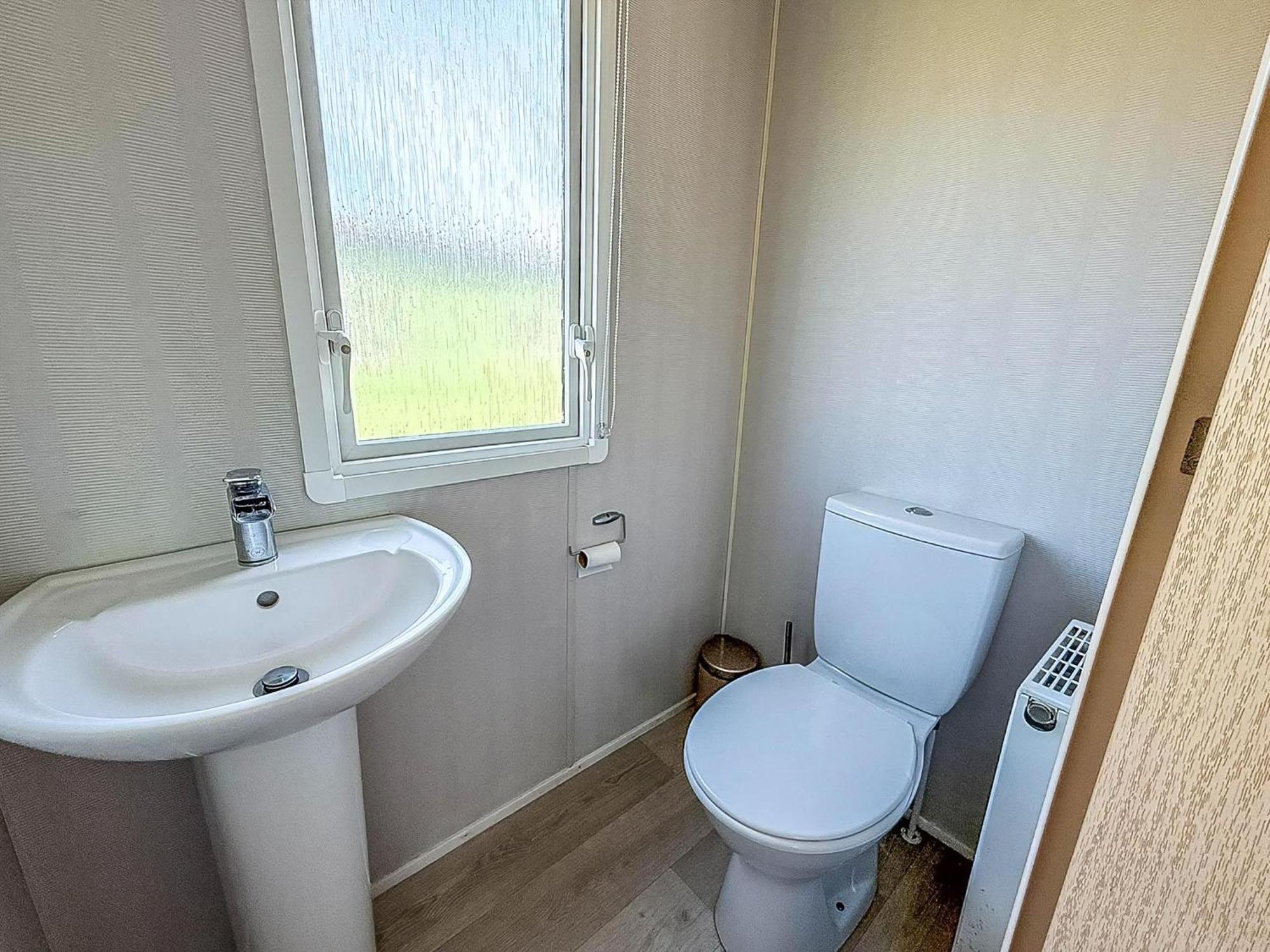 6 Berth Staycation Caravan Nearby Clacton-On-Sea In Essex Ref 26254E Extérieur photo